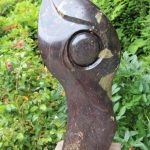 81 Sehendes Auge, Serpentin Kobalt, H90cm B40cm,
entstanden 2016