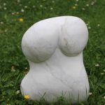 76 Büste, Marmor, H28cm B21cm,
entstanden 2015